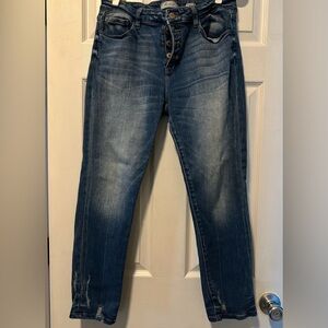 KanCan Signature Distressed Jeans